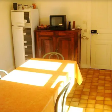 Confortable Au Coeur De - 40 M² - Vue Sur Jardin Apartmán Vitrac (Cantal)