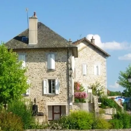 Confortable Au Coeur De - 40 M² - Vue Sur Jardin Apartmán Vitrac (Cantal)